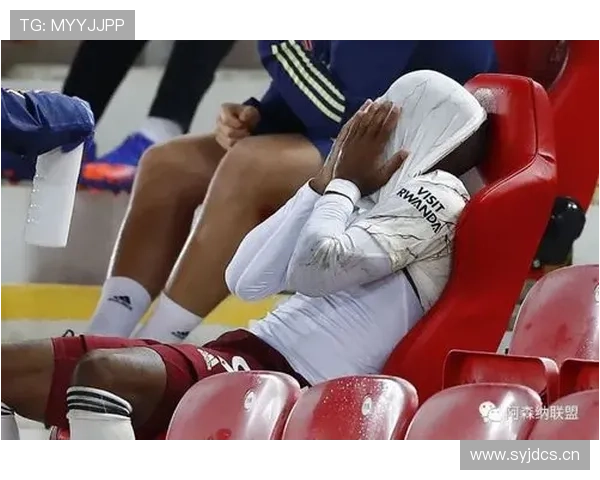 利物浦中场表现持续波动,创造力不足与结构失衡问题逐步显现 利物浦中场表现持续波动,创造力不足与结构失衡问题逐步显现