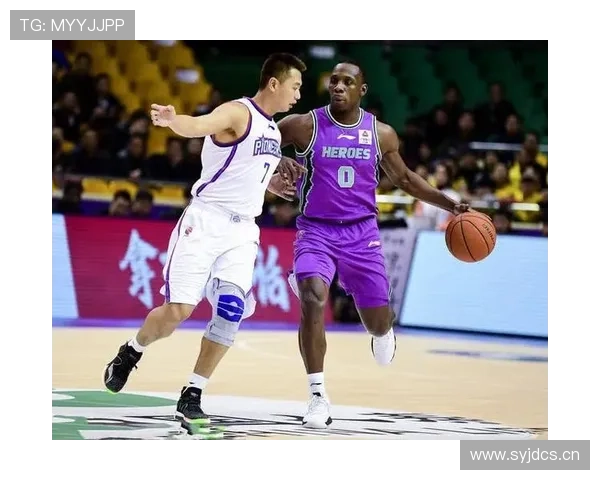 上海海港联赛统治力面临考验,近期表现波动对竞争格局带来变化 上海海港联赛统治力面临考验,近期表现波动对竞争格局带来变化