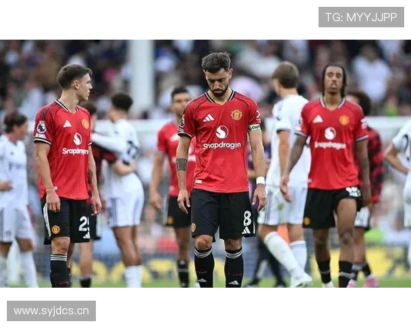 曼联战术体系缺乏稳定性：持续波动对赛季表现产生直接影响