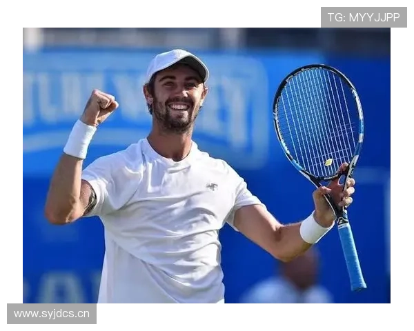 乔丹·汤普森训练完直接去超市买打折酸奶，这自律和抠门是真实存在的？